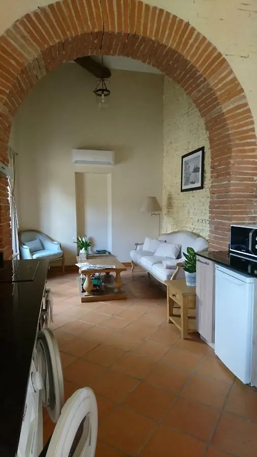 Le Clos du Cèdre Launac 4*,  France