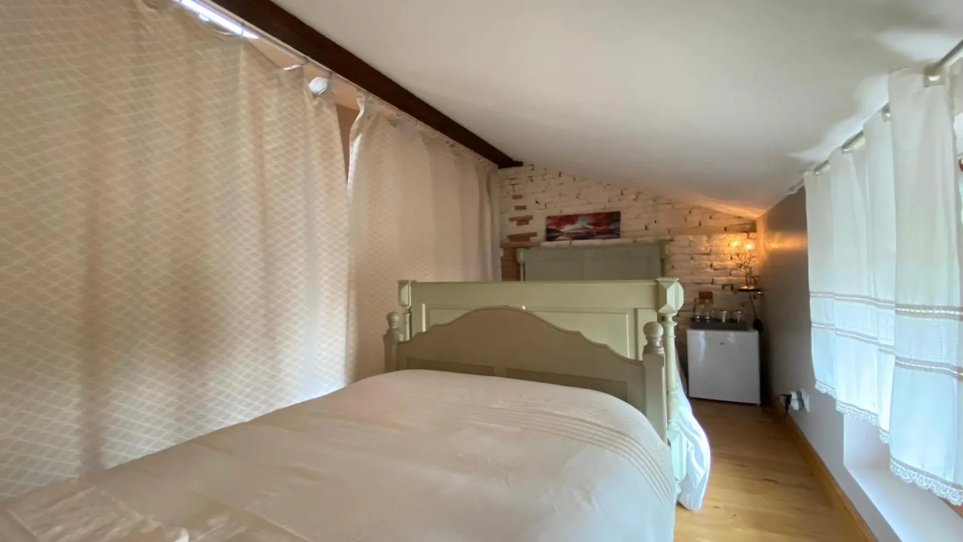Le Clos Du Cedre Launac France