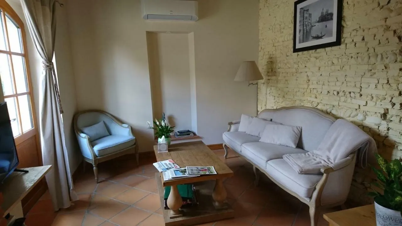Le Clos Du Cedre Launac 4*,